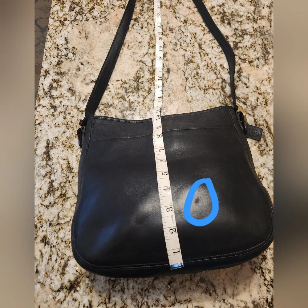 Coach Purse, Vintage Chelsea Hobo bag. Soft Thick black leather A9D 6003 Y2K